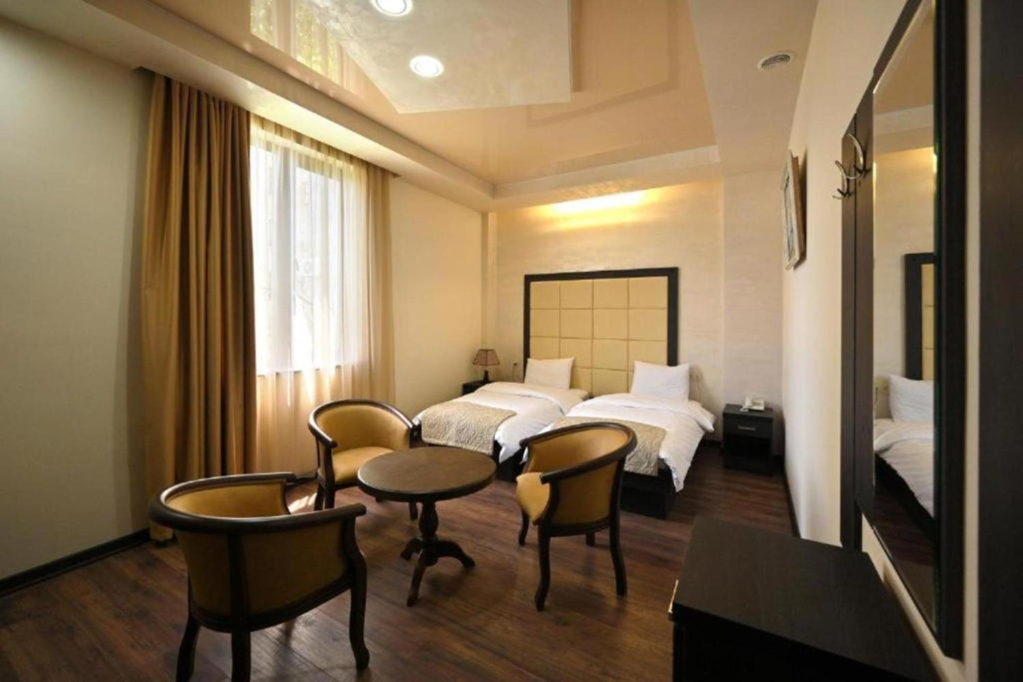 Partez Hotel Jerevan Eksteriør billede