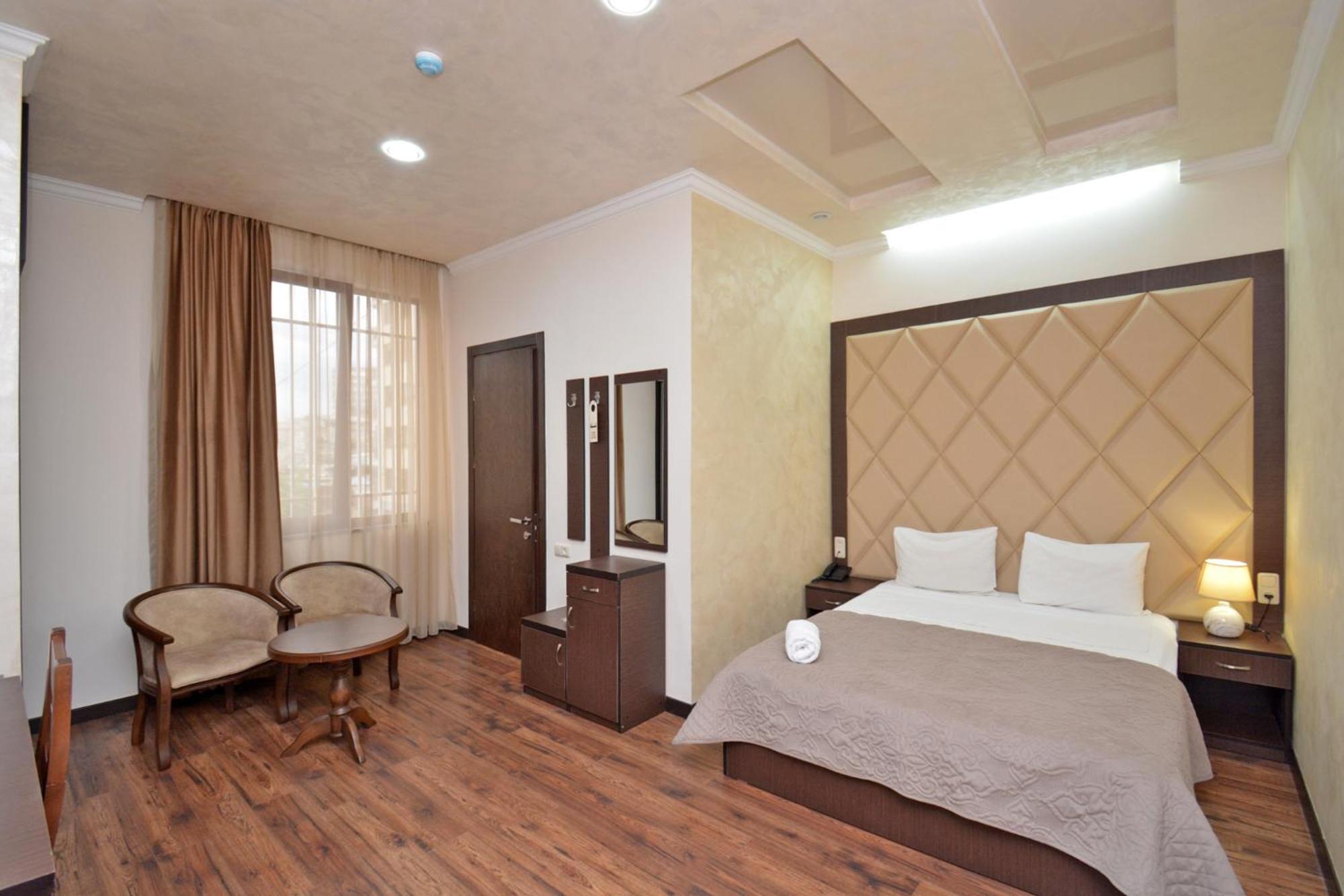Partez Hotel Jerevan Eksteriør billede