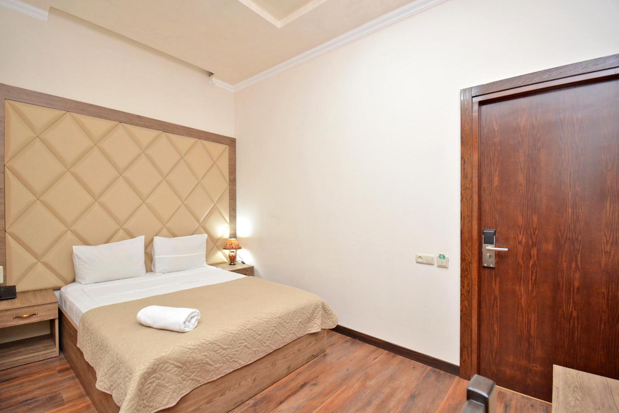 Partez Hotel Jerevan Eksteriør billede