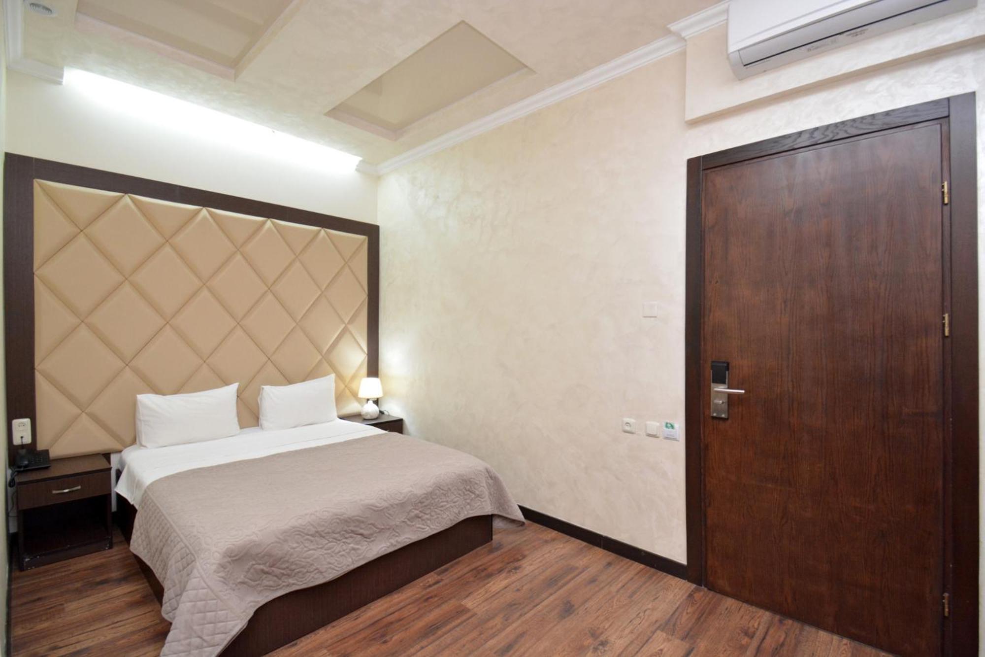 Partez Hotel Jerevan Eksteriør billede
